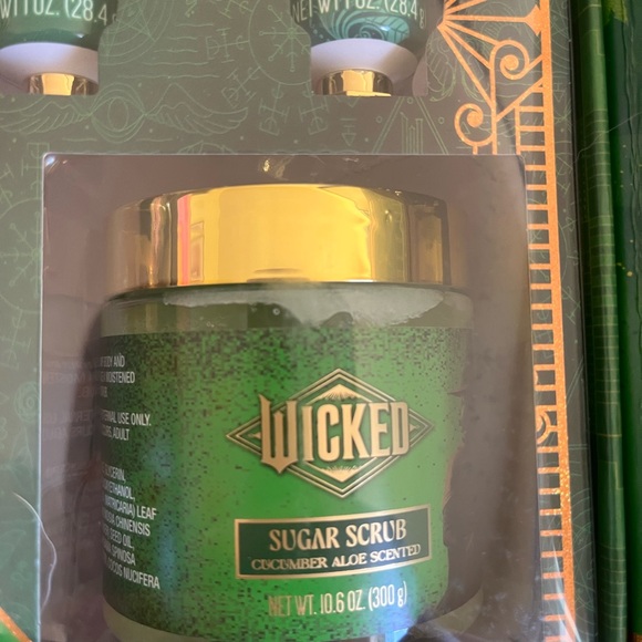 Wicked Luxury Bath Collection 8 Piece Set - Picture 3 of 5